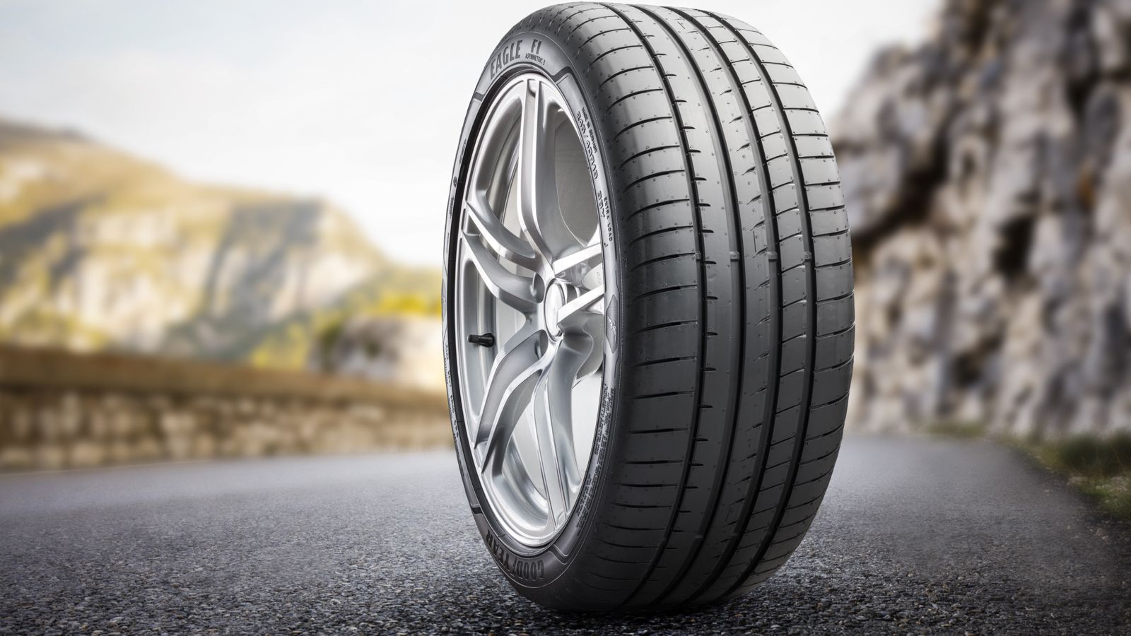 Τα νέα ελαστικά υπερ-υψηλών επιδόσεων, Goodyear EagleF1 Asymmetric 3 και Dunlop Sport Maxx RT2.